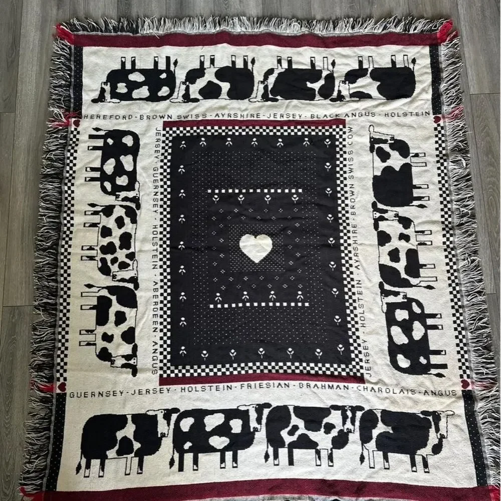 Vintage Cottagecore Cow Dairy Tapestry Throw Blanket